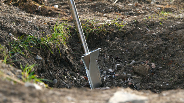 prislusenstvo-pre-detektor-kovov-nokta-makro-premium-shovel-9-nerezova-skladacia-lopata-ryl-detektory-nox-sk